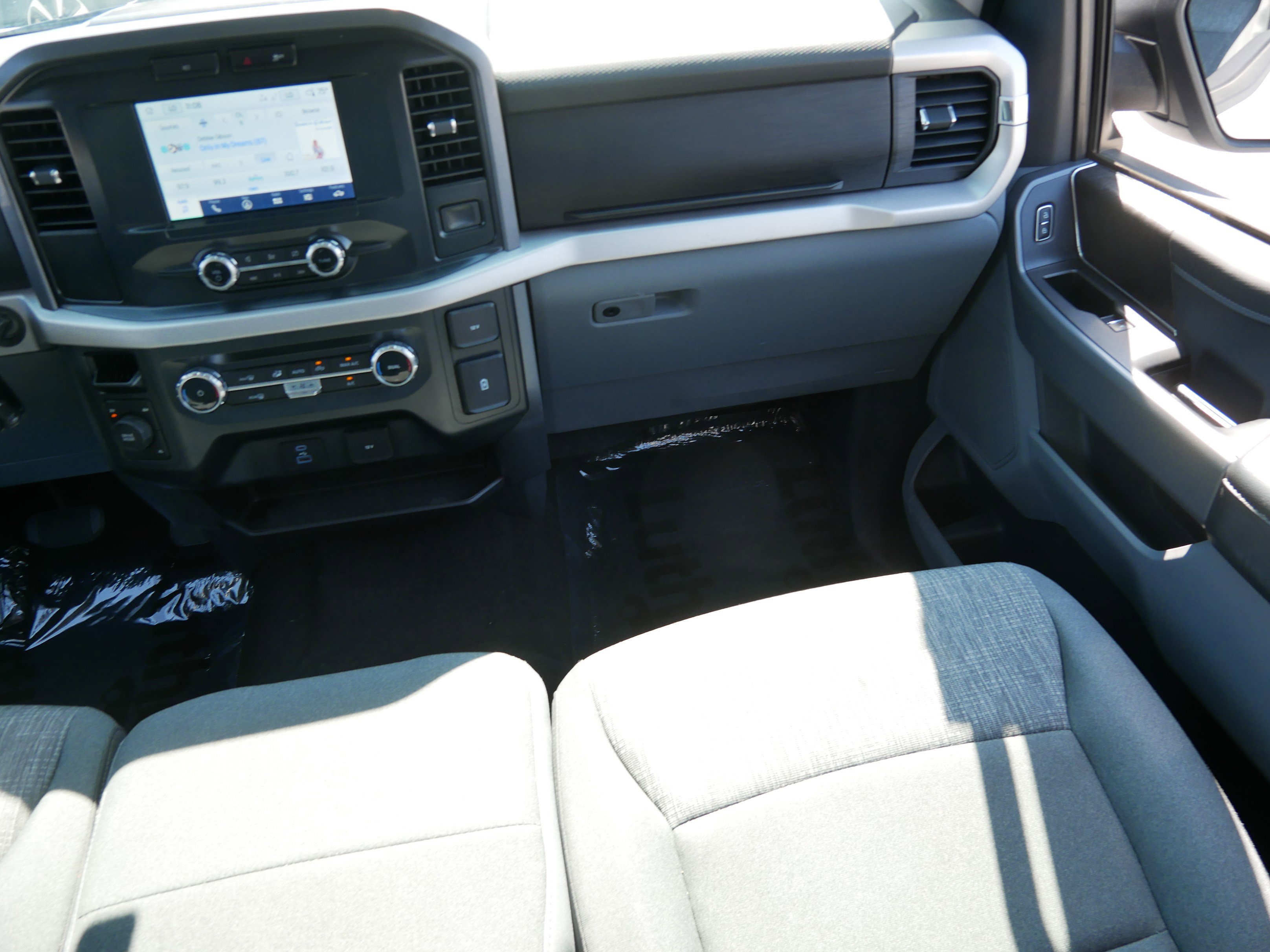 Used 2022 Ford F150 XLT w/ Equipment Group 301A Mid image 11