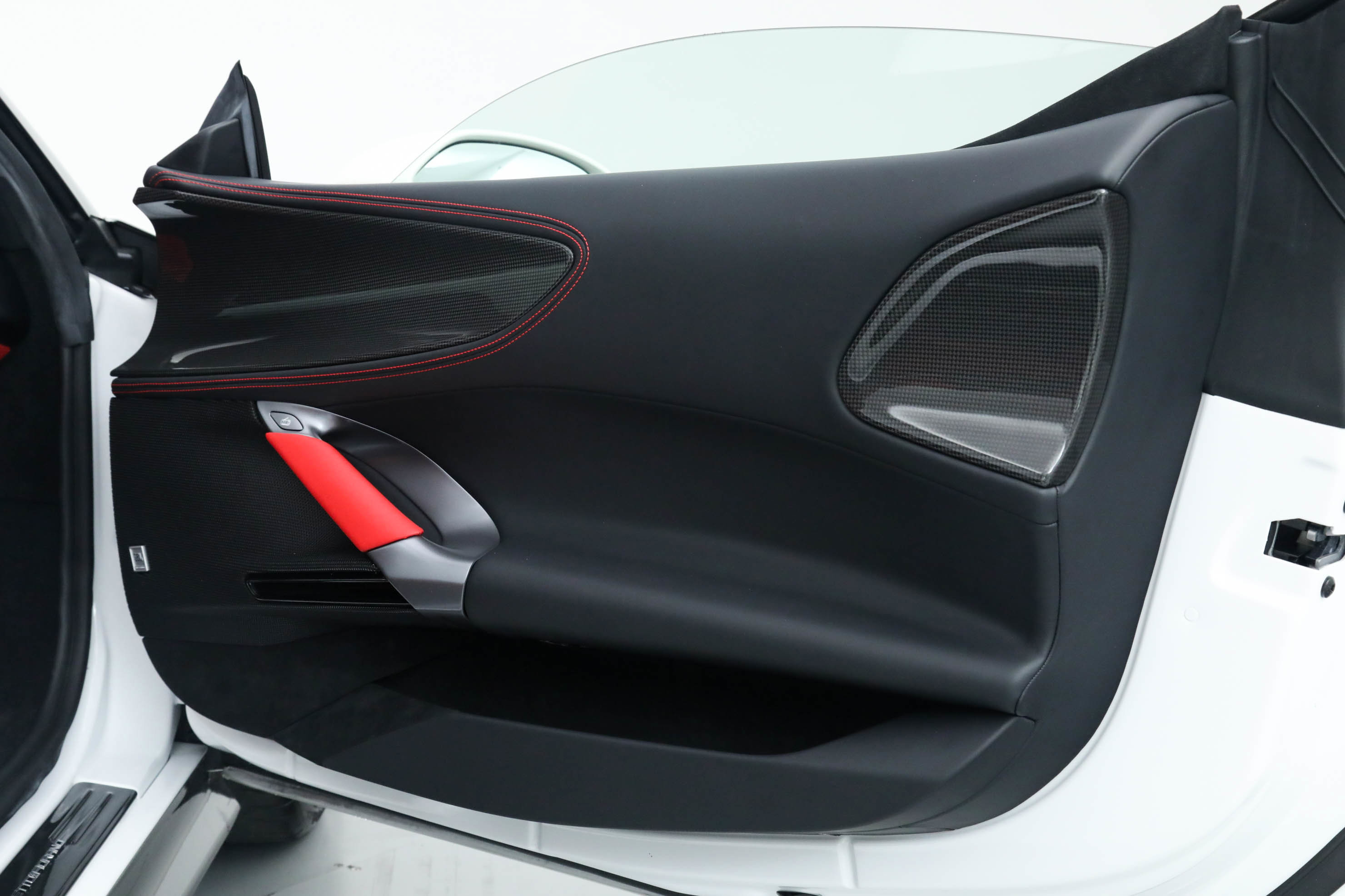 Certified 2025 Ferrari SF90 Spider AWD/4WD image 20