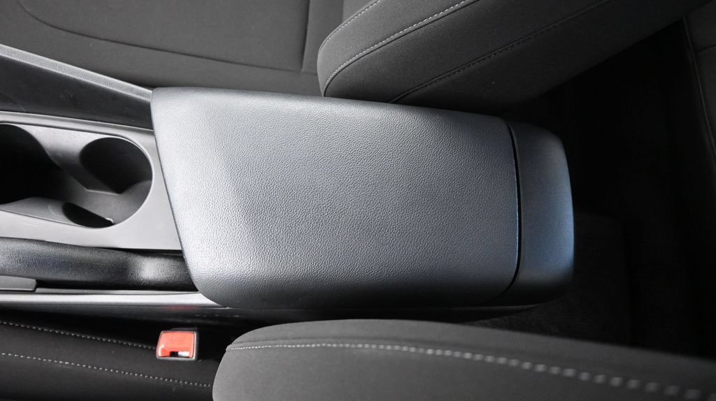 Certified 2025 Hyundai Elantra Sport FWD image 37