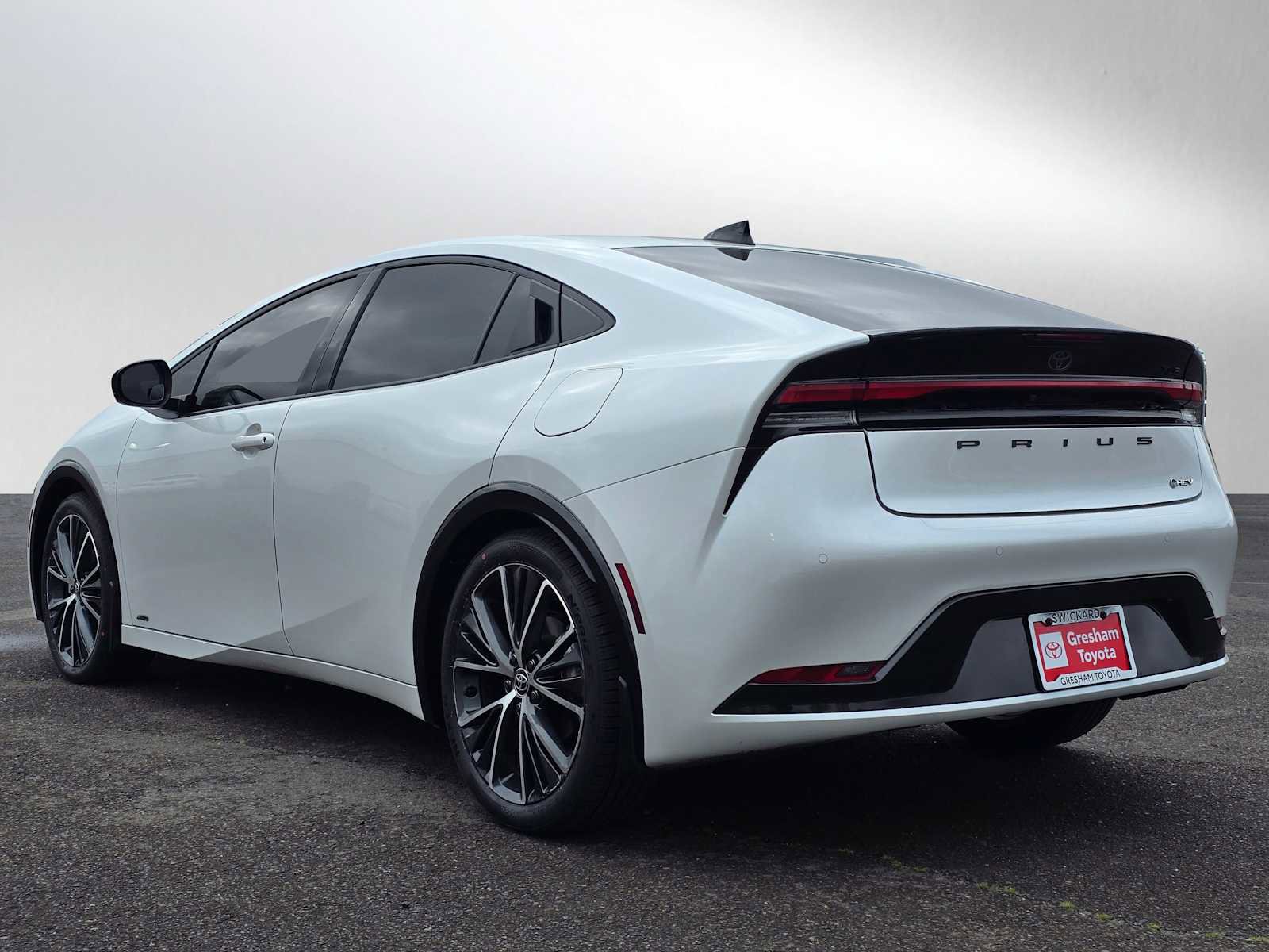 Used 2026 Toyota Prius XLE image 6