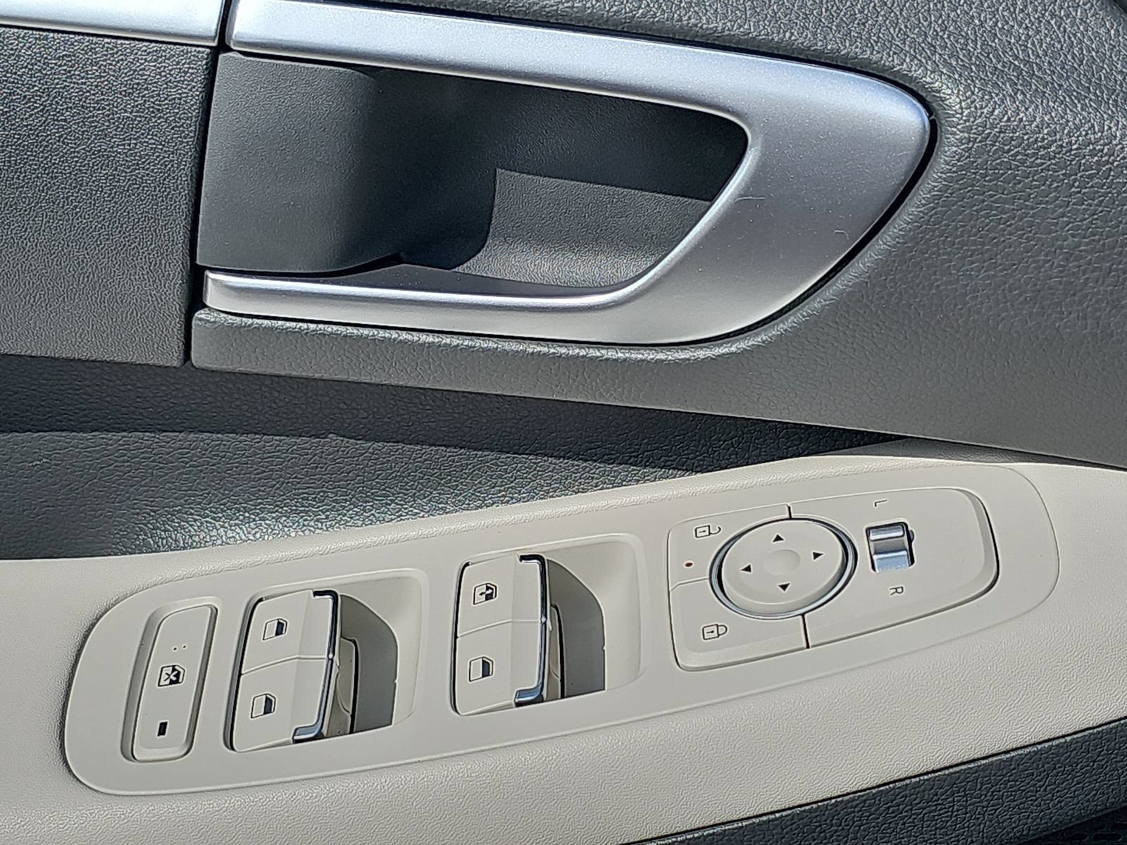 Certified 2026 Hyundai Sonata SE FWD image 30