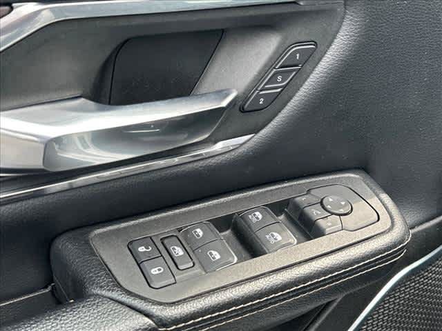 Used 2025 RAM 1500 Laramie AWD/4WD image 15