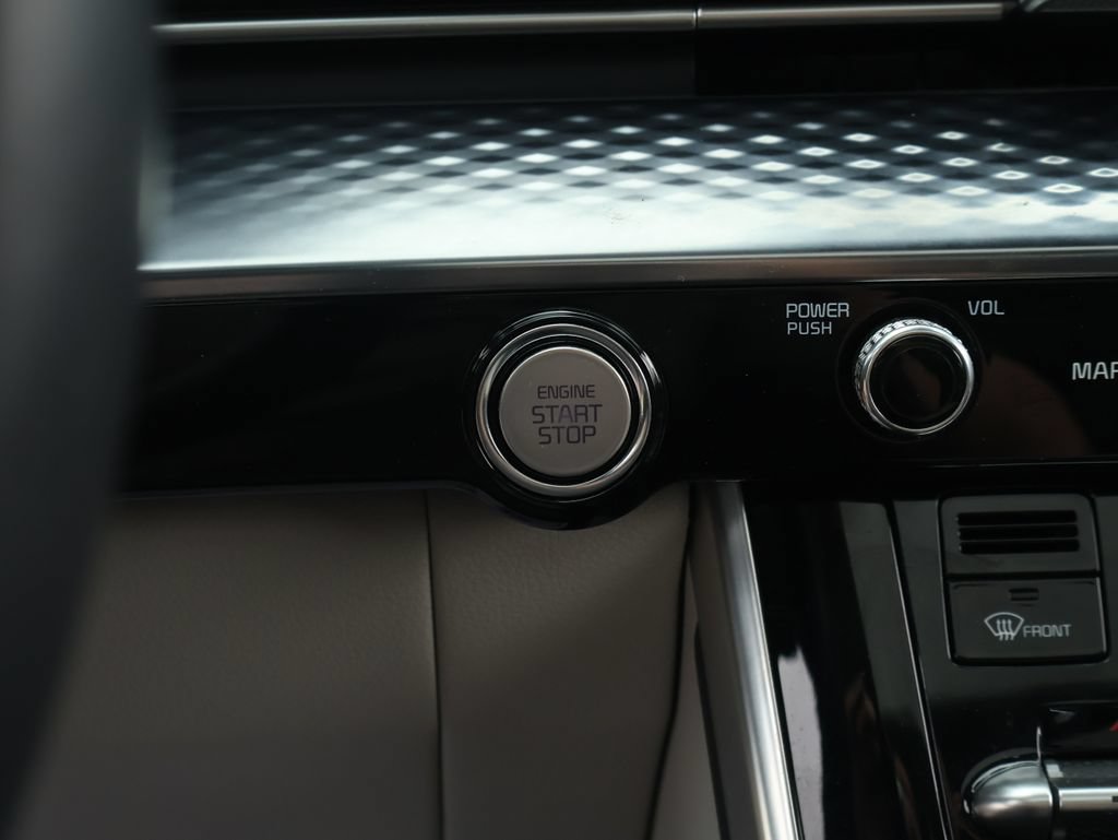 Certified 2024 Kia Carnival SX Prestige FWD image 38