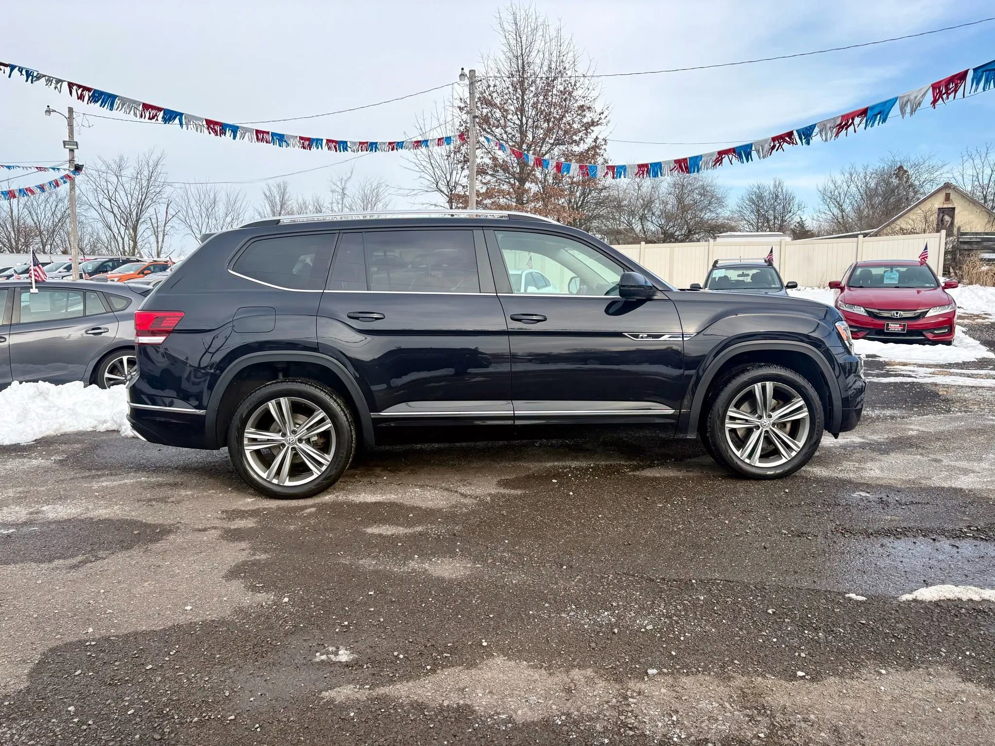 Used 2018 Volkswagen Atlas SEL w/ R-Line Package image 7