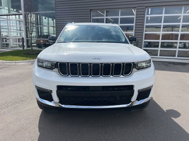 Used 2023 Jeep Grand Cherokee L Limited image 2