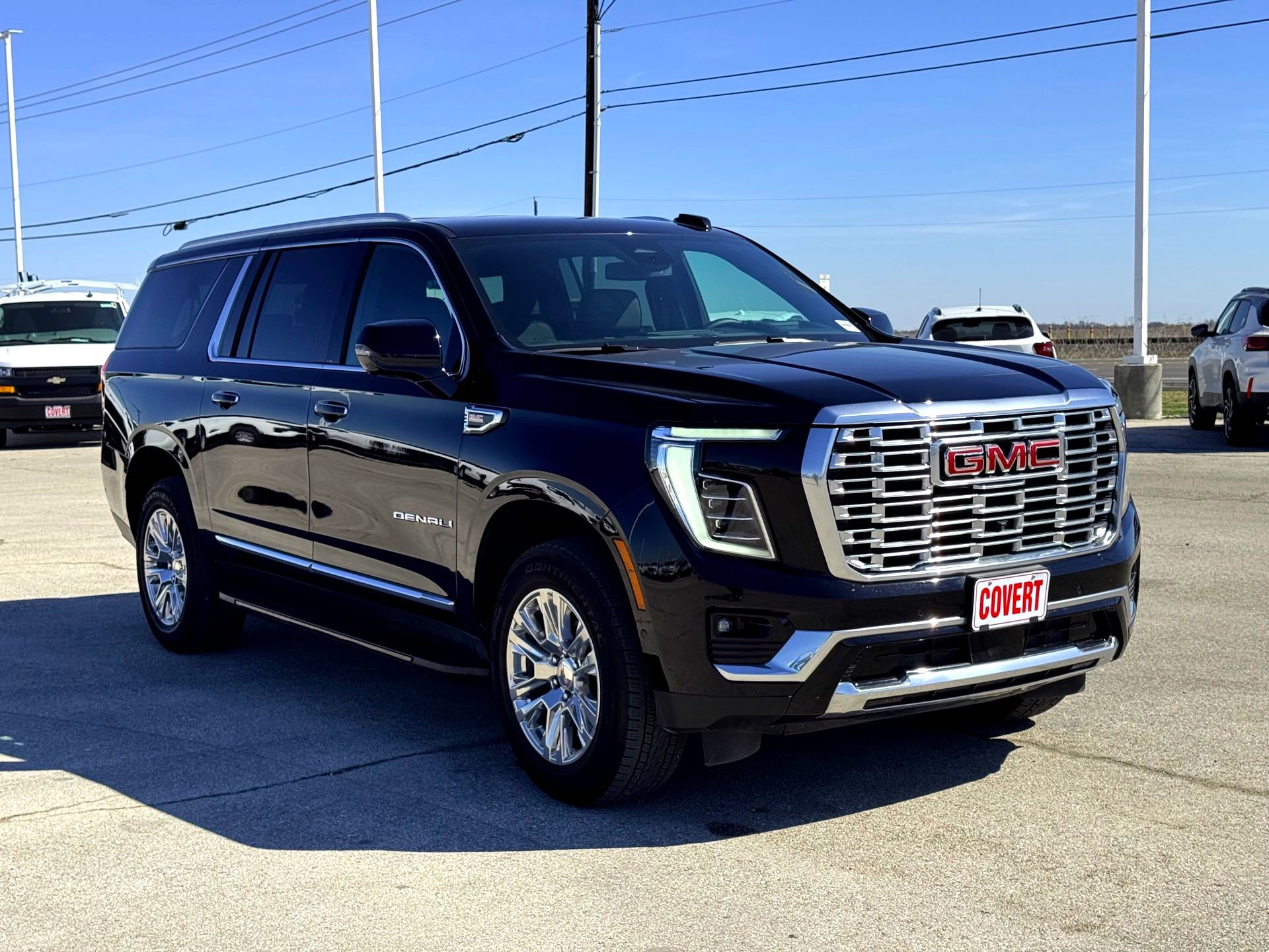 Used 2025 GMC Yukon XL Denali image 4