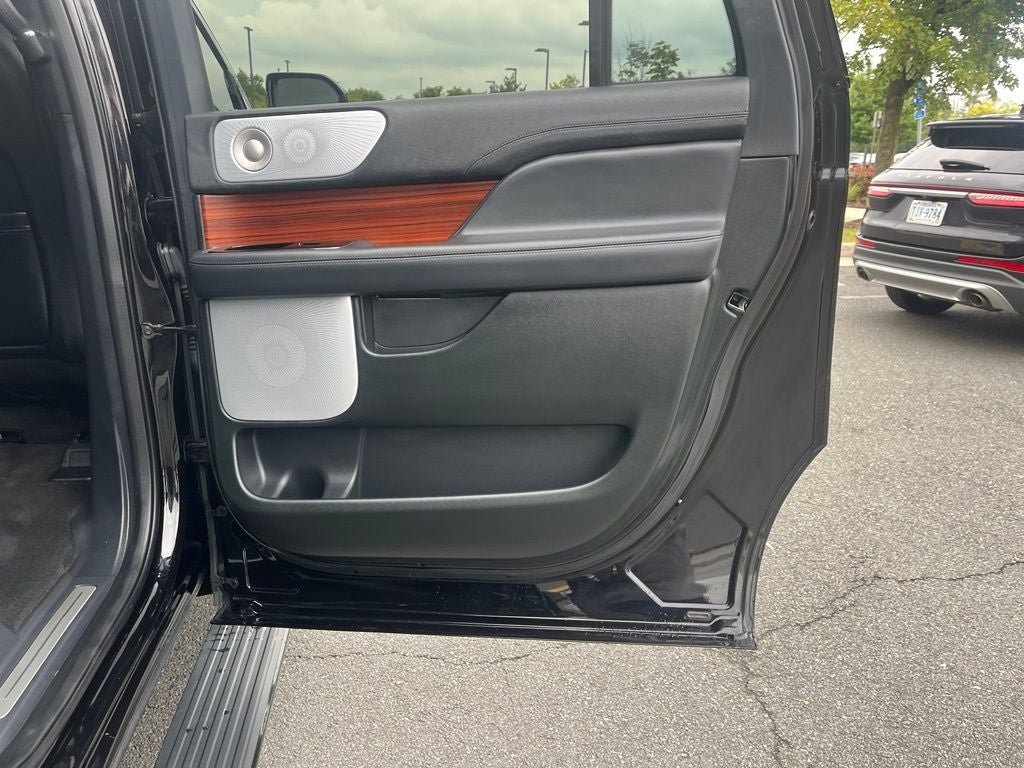 Certified 2024 Lincoln Navigator L Reserve AWD/4WD image 22