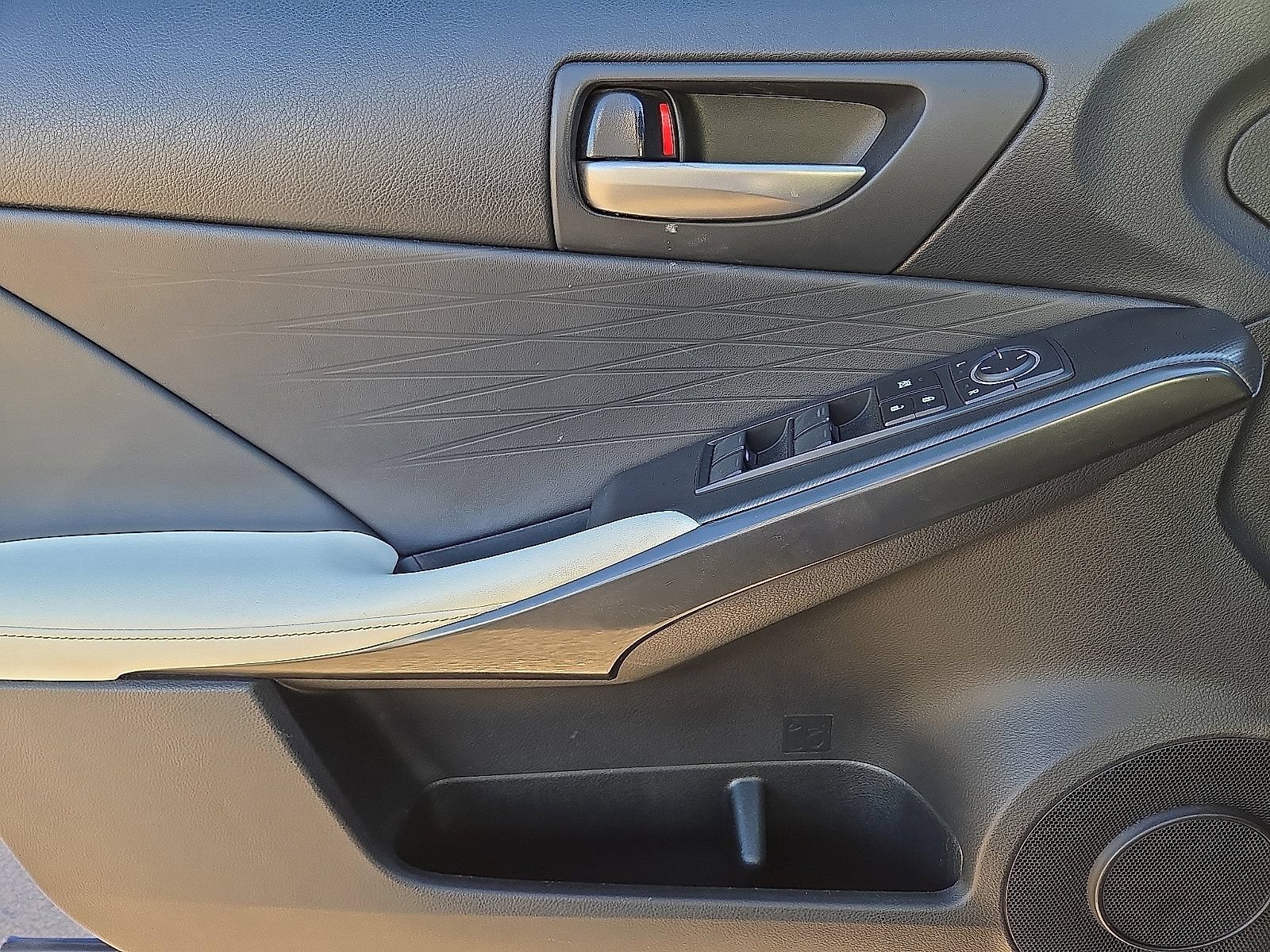 Used 2022 Lexus IS 350 F Sport RWD image 20