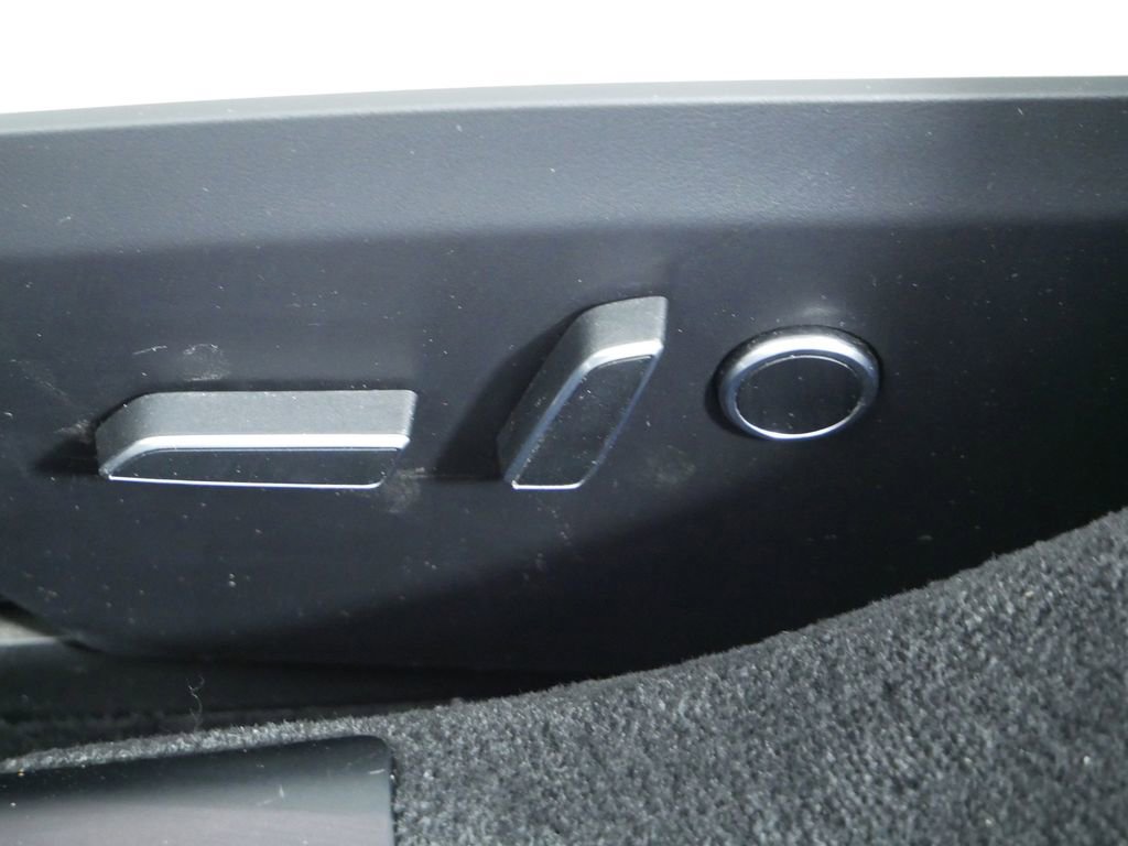 Used 2021 Tesla Model S Plaid AWD/4WD image 22