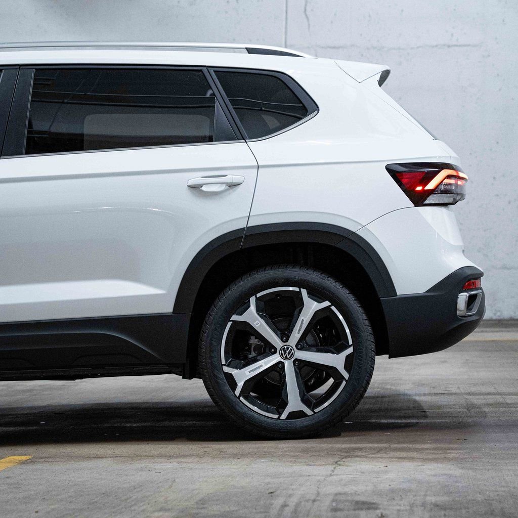 New 2026 Volkswagen Taos SEL AWD/4WD image 4