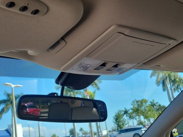 Used 2014 Lincoln MKX FWD w/ Equipment Group 102A image 17