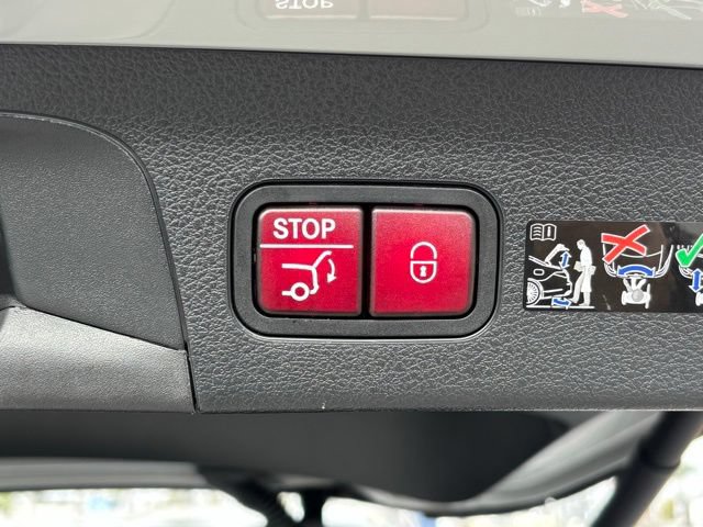 Used 2025 Mercedes-Benz GLS 580 4MATIC image 34