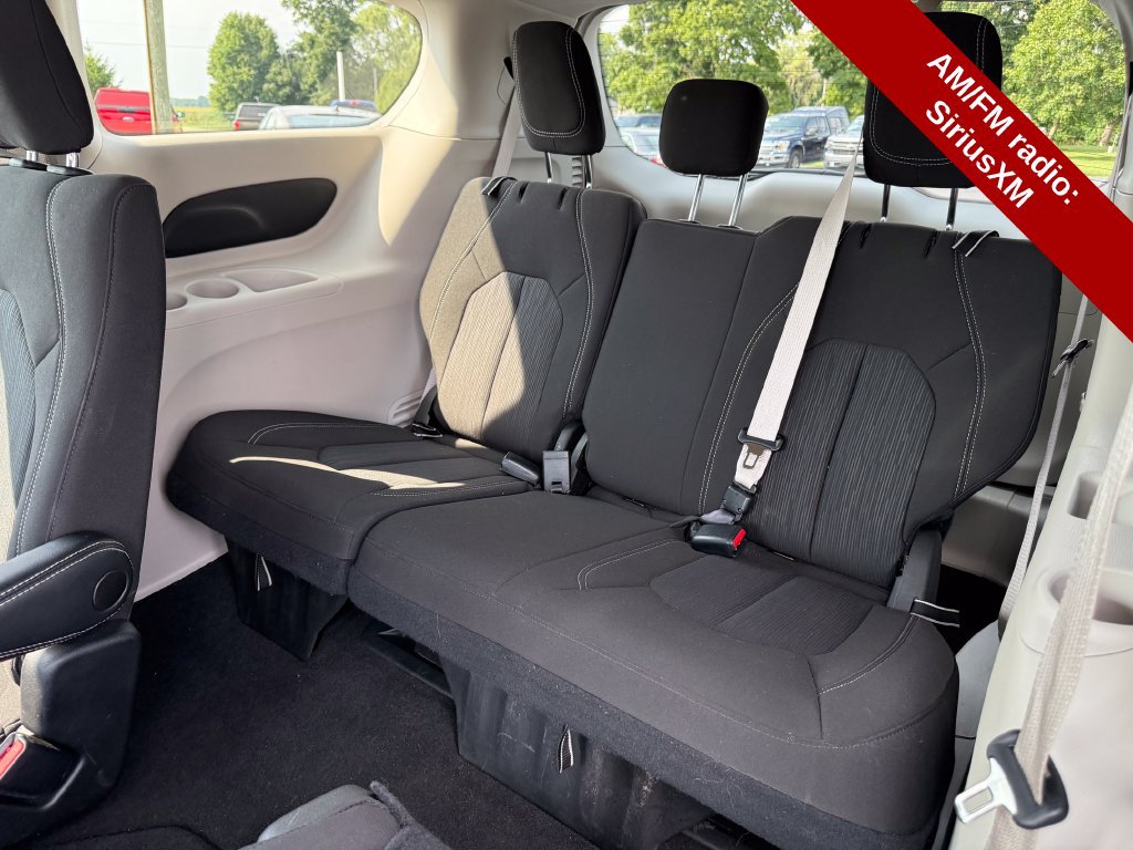 Used 2022 Chrysler Voyager LX FWD image 30