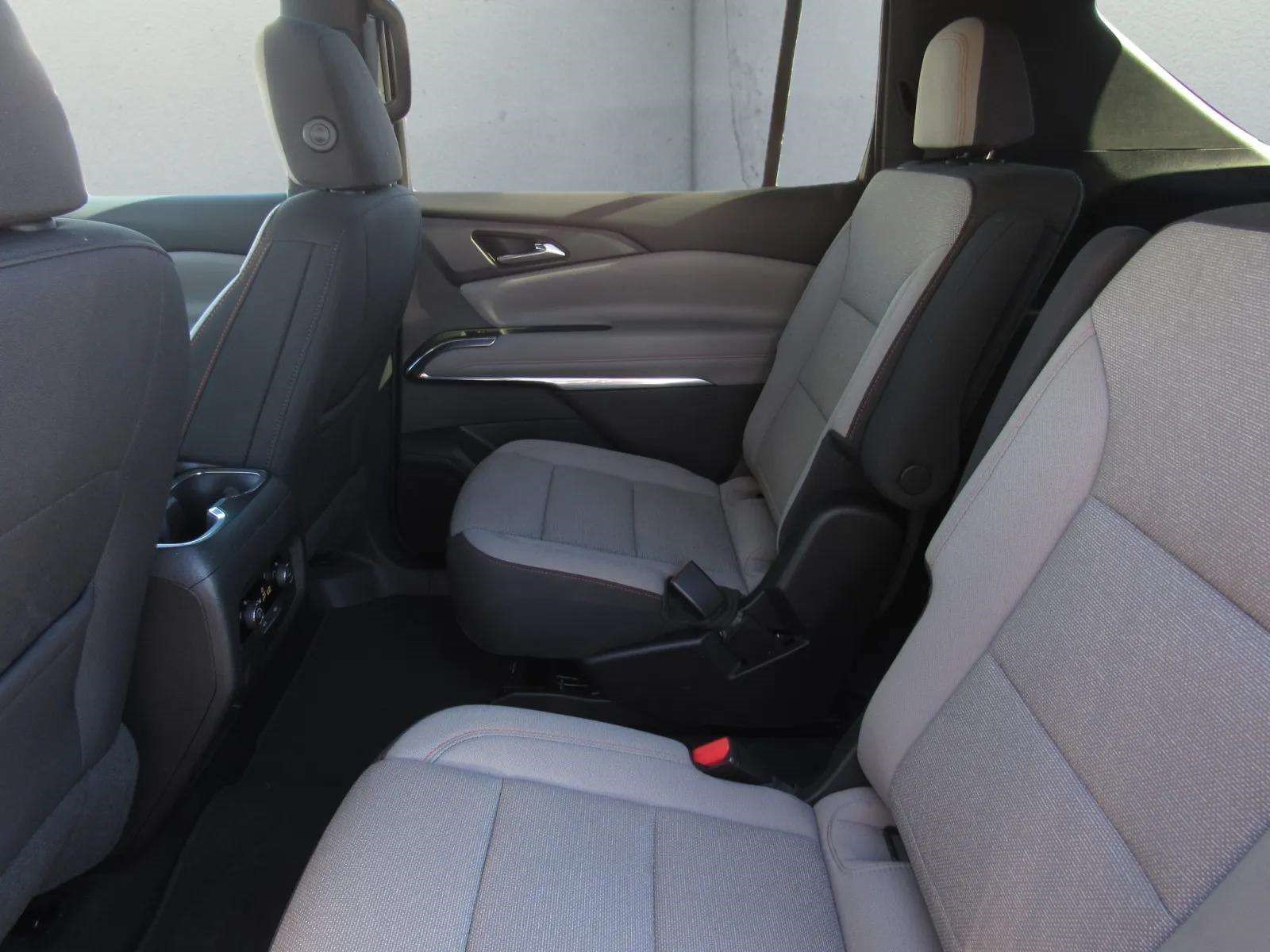 Used 2026 Chevrolet Traverse LT w/ Driver Confidence Package AWD/4WD image 15