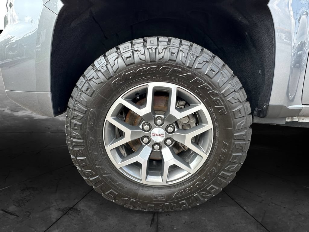 Used 2022 GMC Canyon Denali RWD image 14