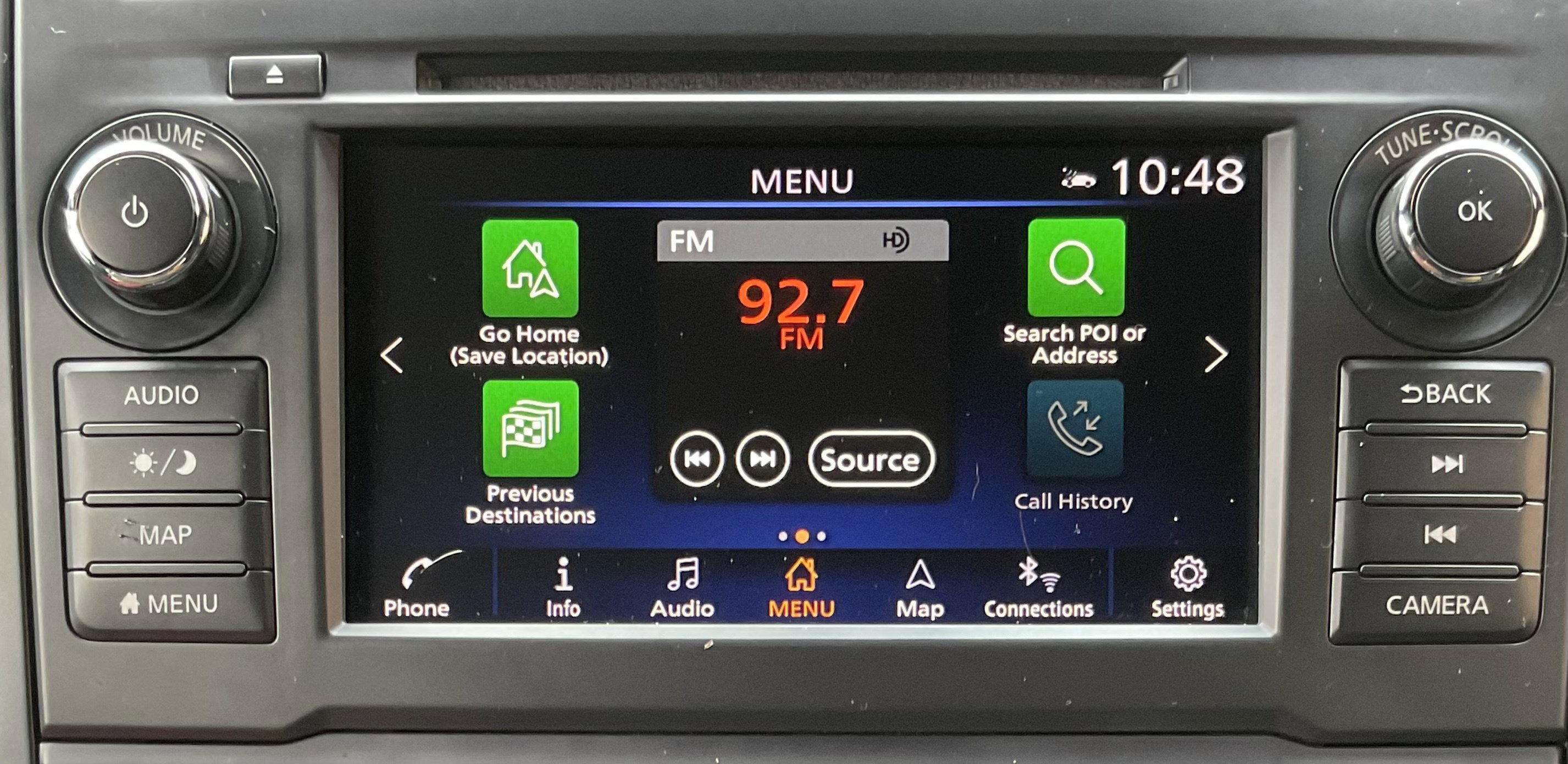 Used 2019 Nissan Titan SL w/ Midnight Edition image 17