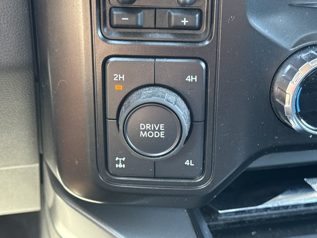 Used 2025 Ford F250 Lariat w/ Black Appearance Package AWD/4WD image 26