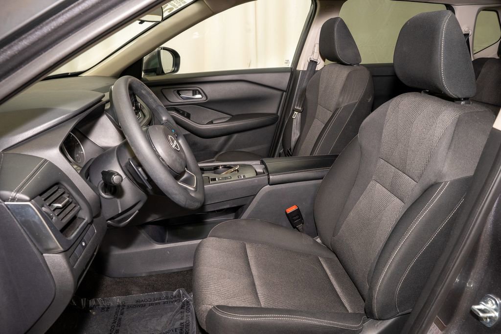 Used 2024 Nissan Rogue SV image 11