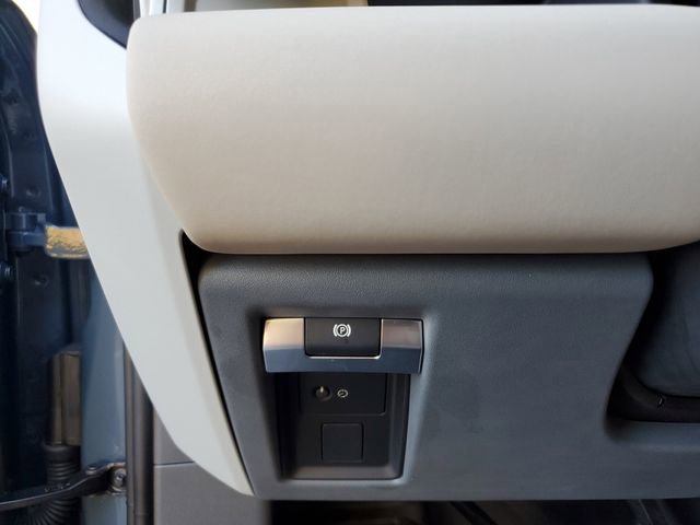 Used 2024 Land Rover Defender 110 S image 28