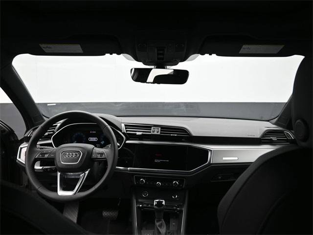 New 2025 Audi Q3 2.0T Premium image 10
