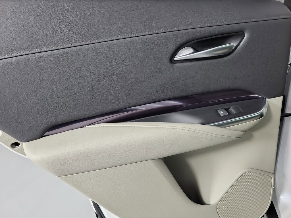Certified 2023 Cadillac XT4 Luxury FWD image 13