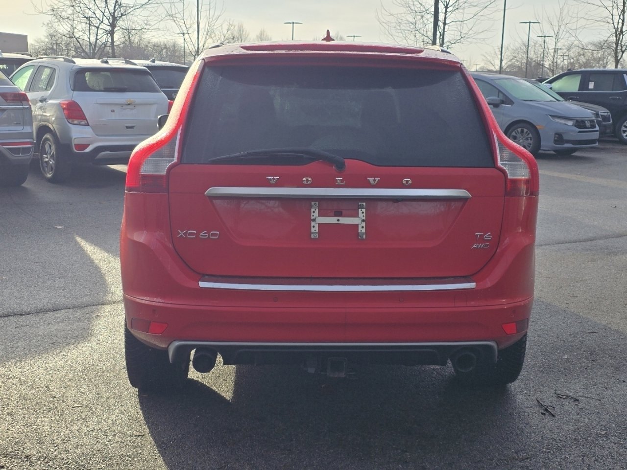 Used 2016 Volvo XC60 T6 R-Design image 6