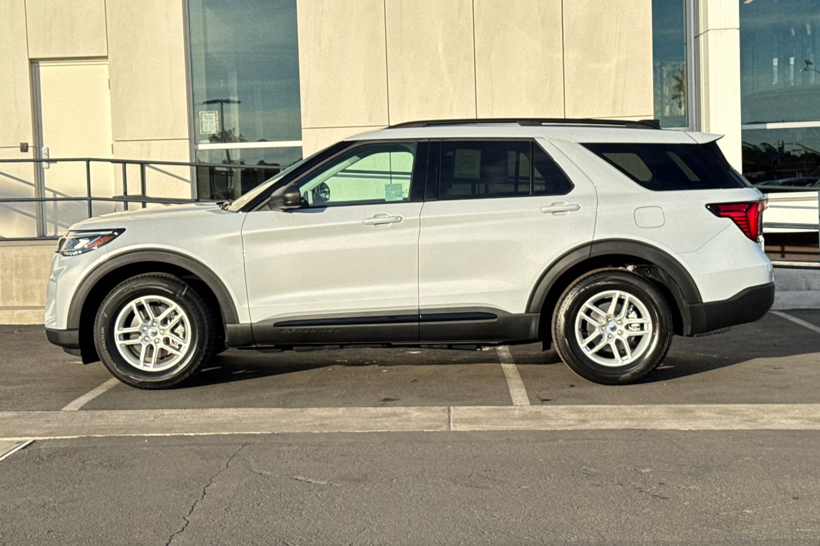 New 2026 Ford Explorer Active w/ Active Comfort Package image 6