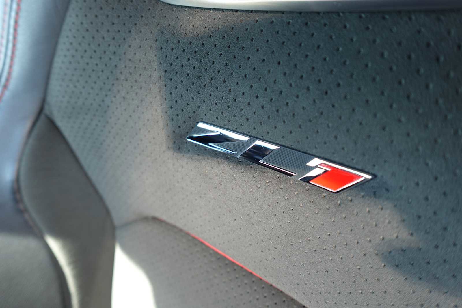 Used 2019 Chevrolet Camaro ZL1 image 13