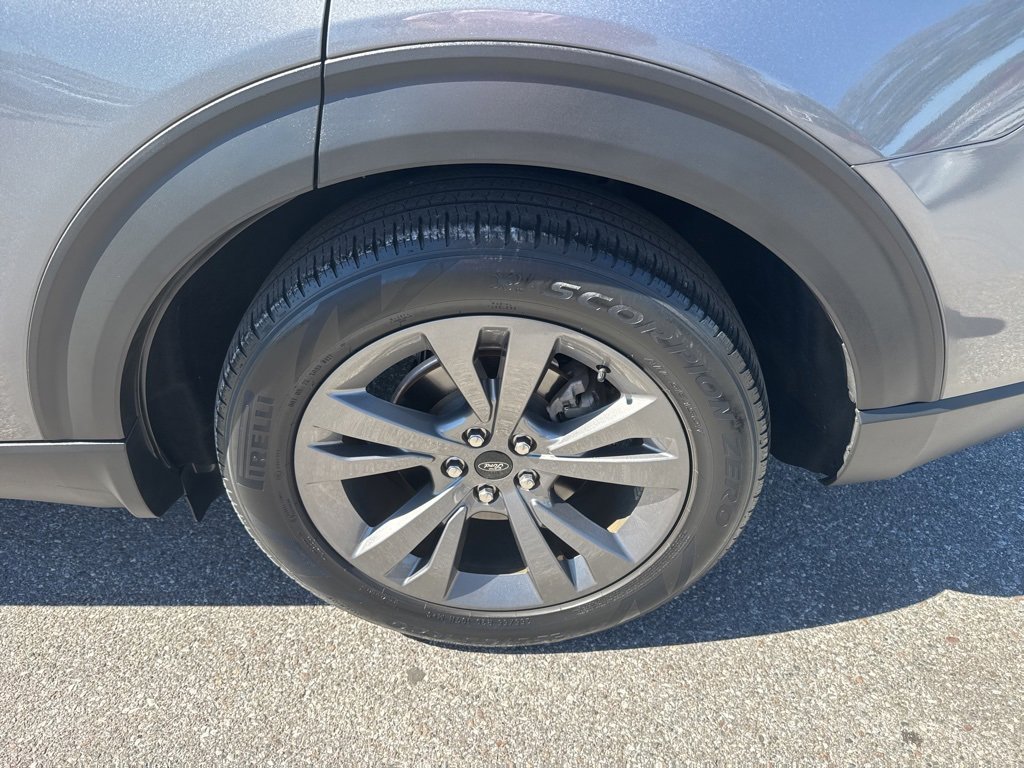 Used 2021 Ford Explorer XLT w/ Equipment Group 202A image 10