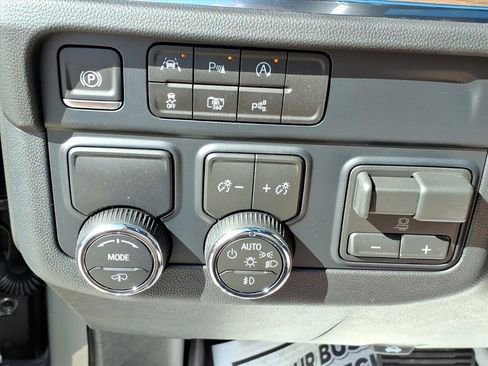 New 2026 Chevrolet Suburban High Country image 20