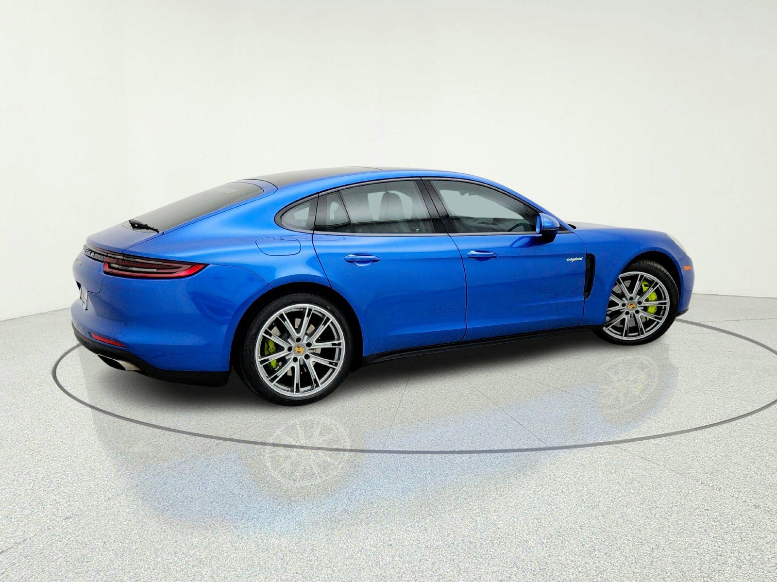 Used 2018 Porsche Panamera 4 AWD/4WD image 8