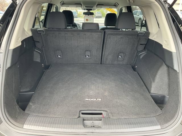 Used 2023 Nissan Rogue S image 29