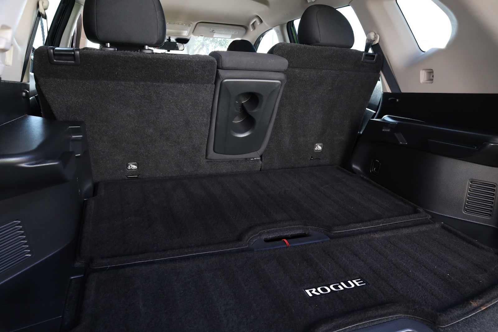 Used 2019 Nissan Rogue S AWD/4WD image 54
