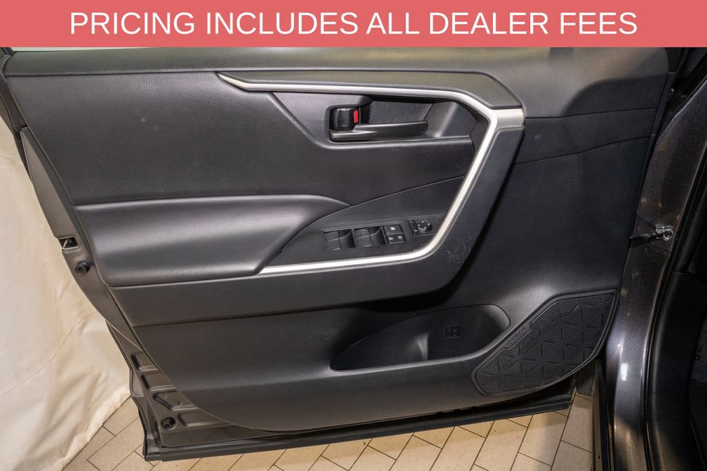 Used 2024 Toyota RAV4 LE AWD/4WD image 10