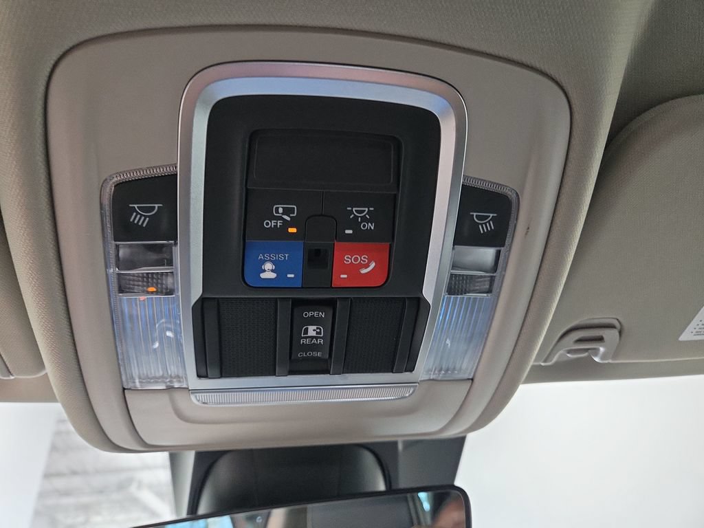 Used 2022 RAM 1500 Laramie AWD/4WD image 45