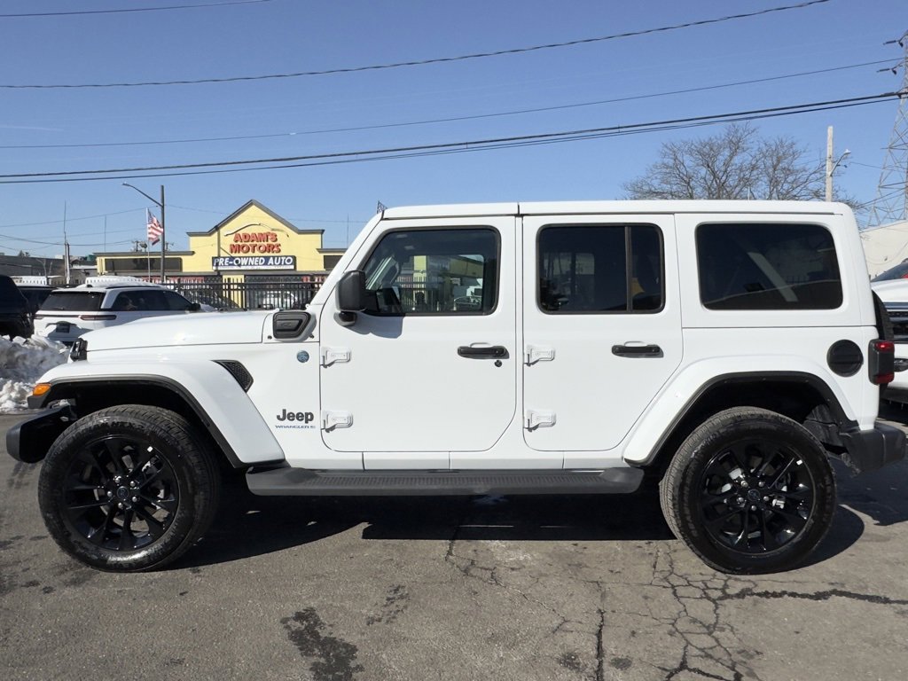 Used 2025 Jeep Wrangler Unlimited Sahara image 4