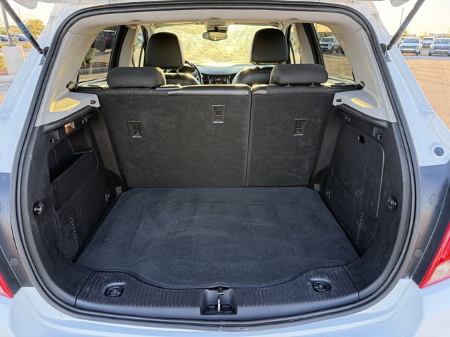 Used 2020 Chevrolet Trax LT w/ Redline Edition image 7