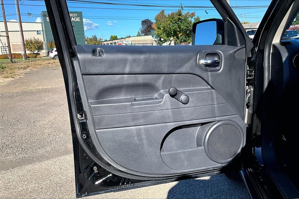 Used 2012 Jeep Patriot Sport FWD image 22