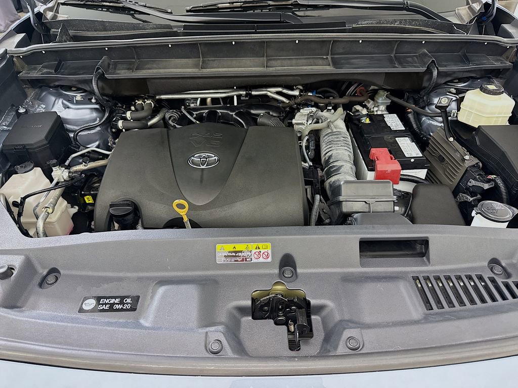 Used 2022 Toyota Highlander Platinum AWD/4WD image 31