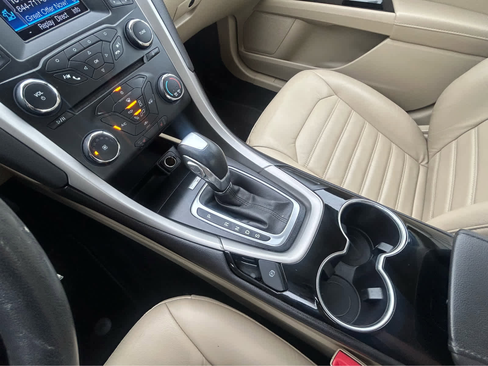 Used 2014 Ford Fusion SE w/ Equipment Group 202A FWD image 24