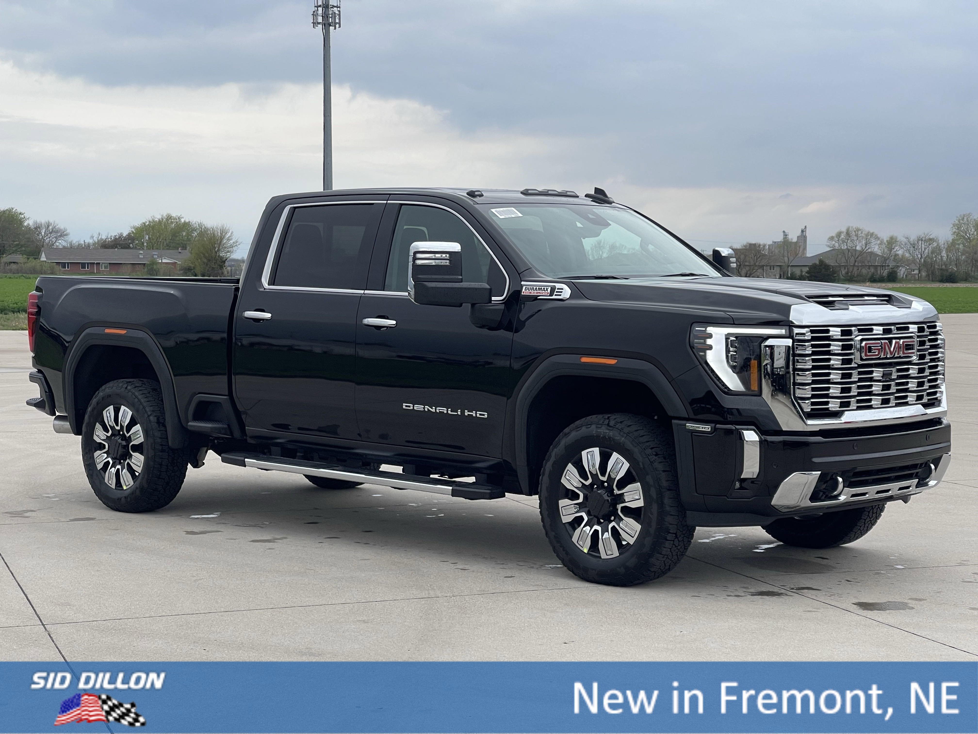 New 2025 GMC Sierra 2500 Denali w/ Denali Reserve Package image 14