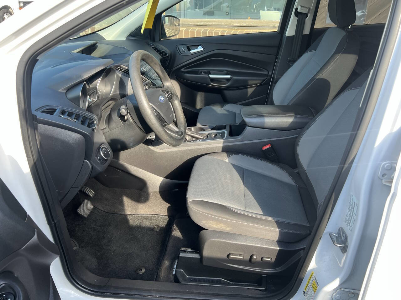 Used 2018 Ford Escape SE image 12