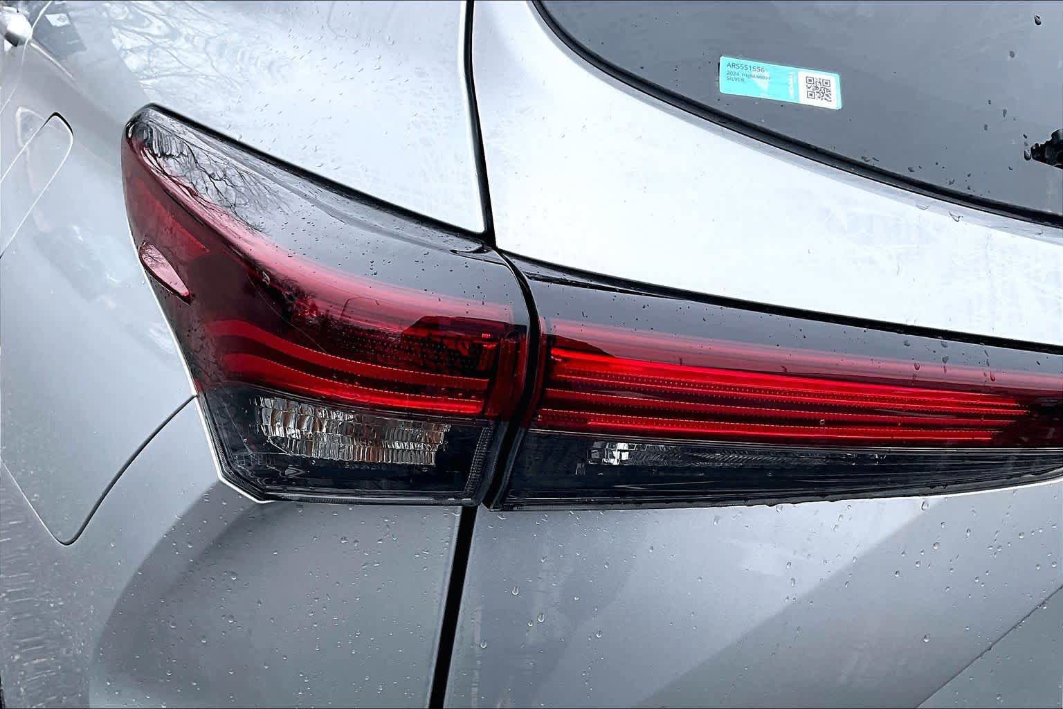 Certified 2024 Toyota Highlander LE AWD/4WD image 29
