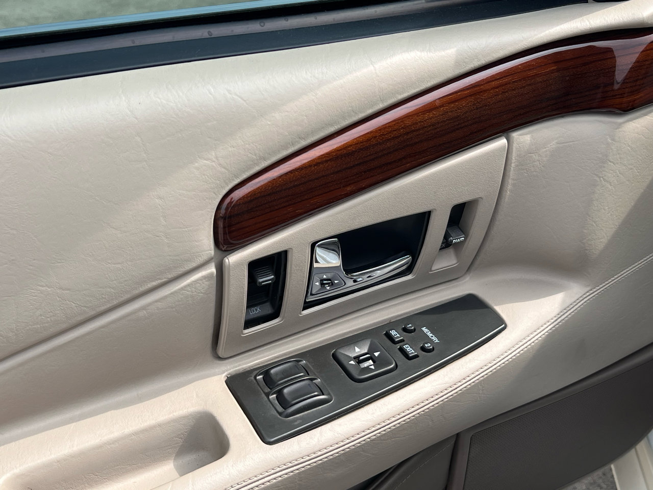 Used 1997 Cadillac Eldorado Touring image 22