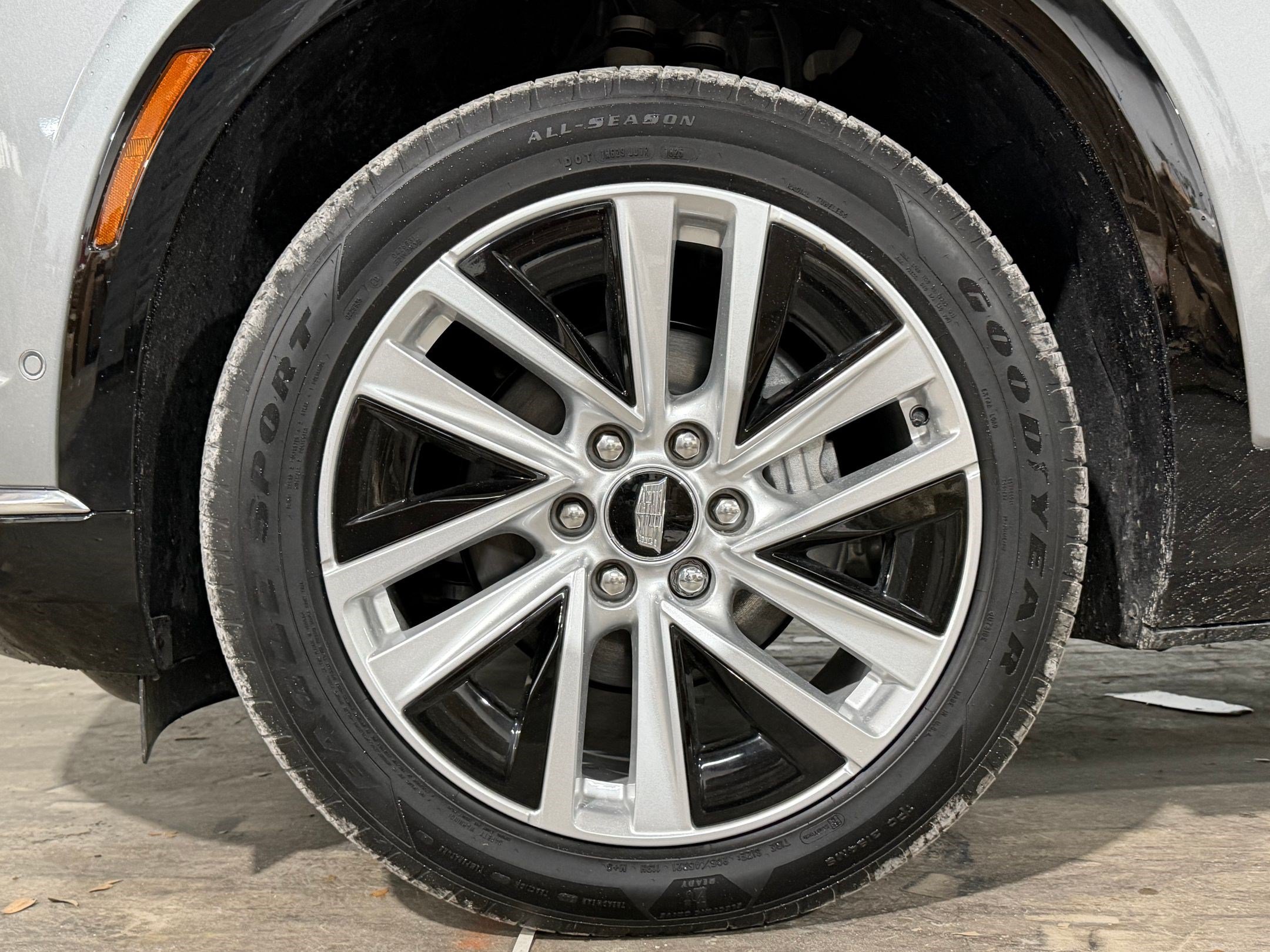 New 2026 Cadillac Vistiq Luxury AWD/4WD image 11