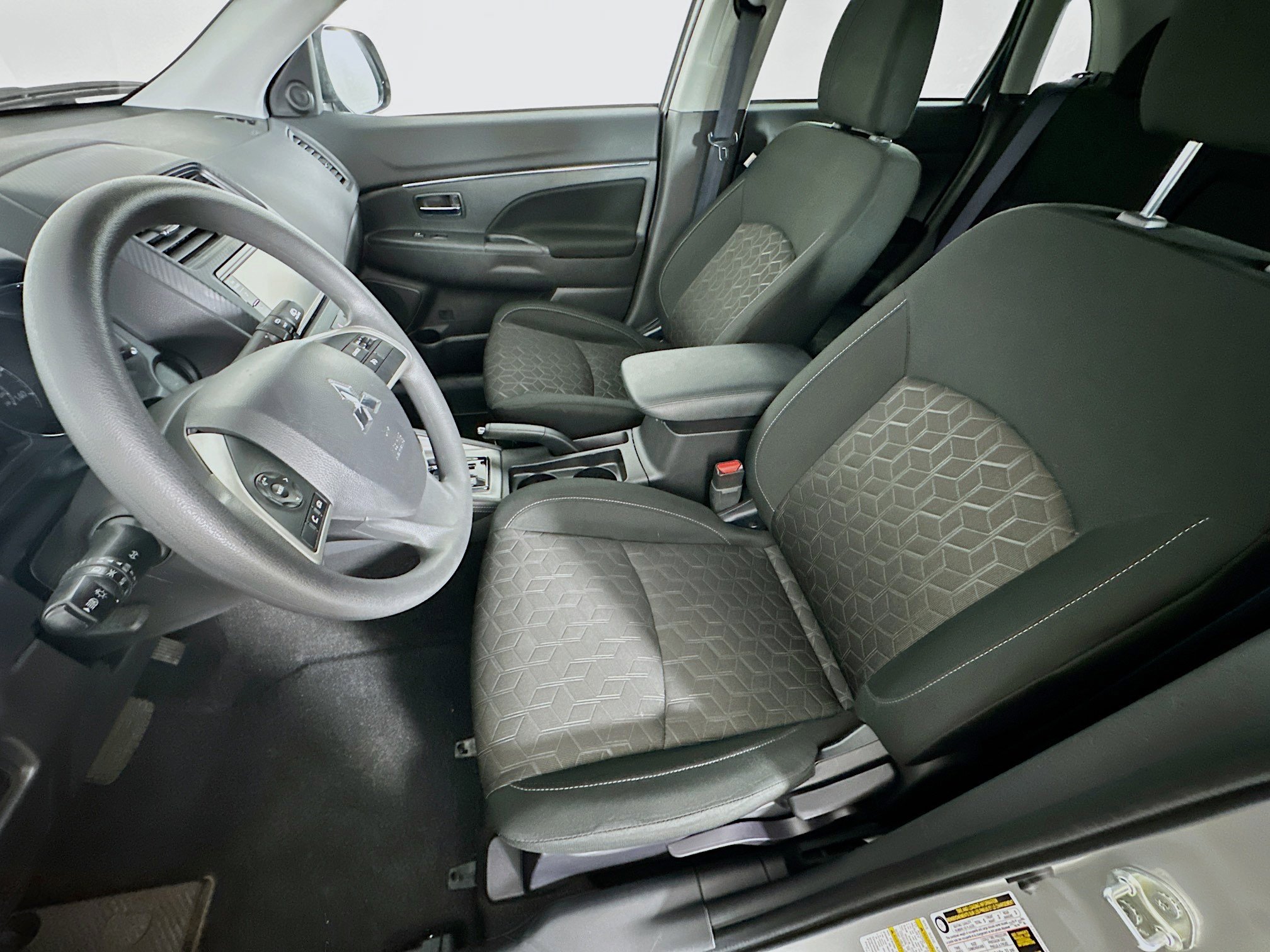 Used 2025 Mitsubishi Outlander Sport ES image 13