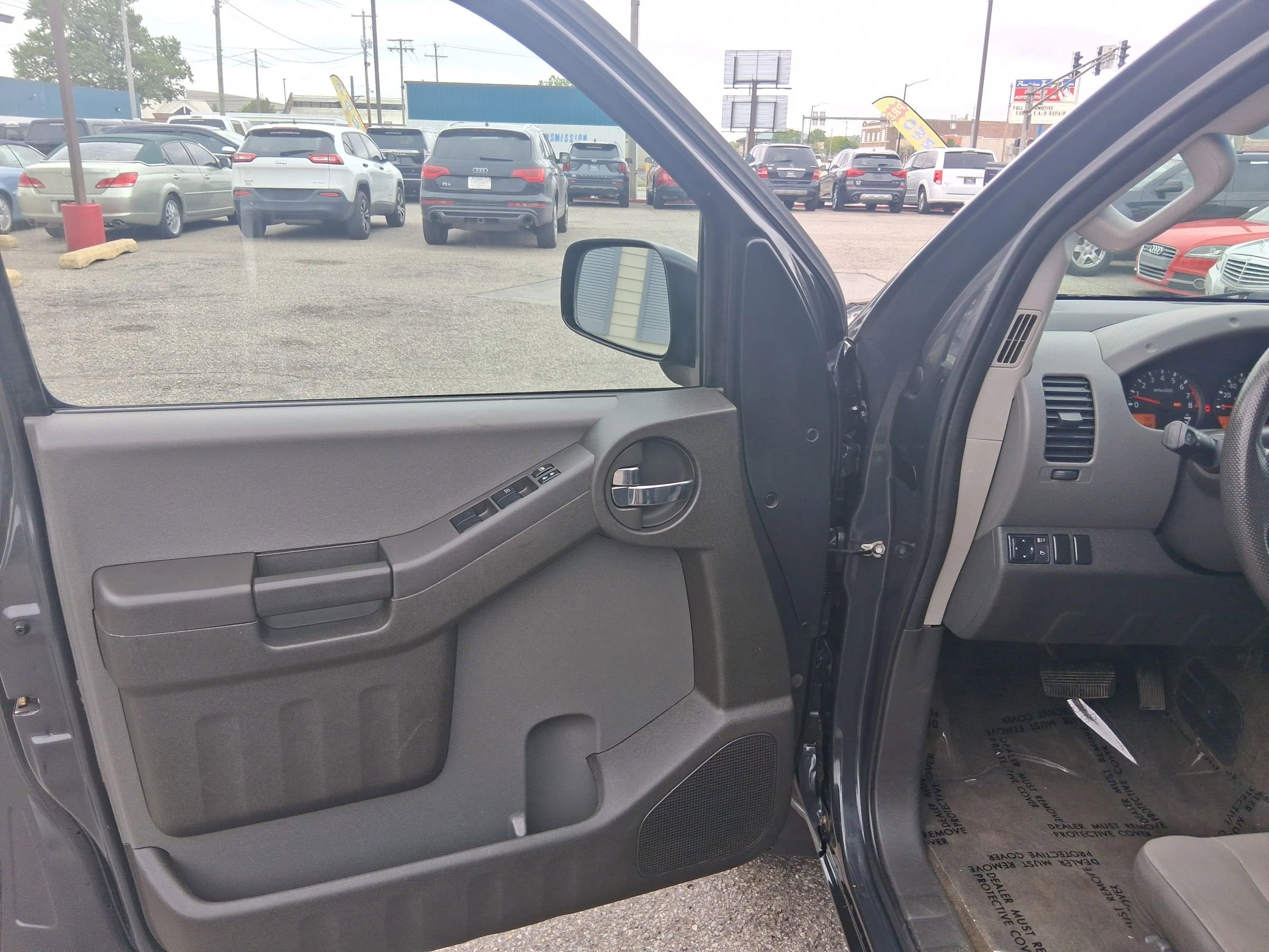 Used 2015 Nissan Xterra S w/ Value Package AWD/4WD image 12