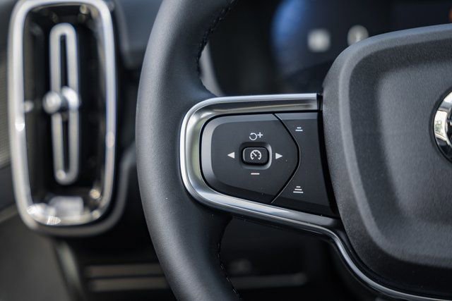 Used 2026 Volvo XC40 B5 Plus w/ Protection Package Premier image 31
