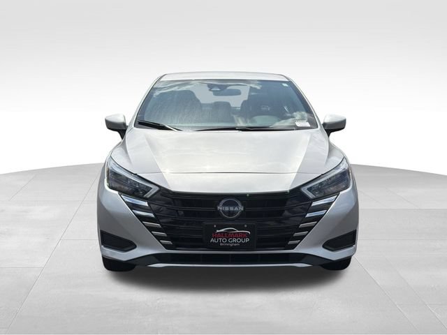 Used 2025 Nissan Versa SV FWD image 2