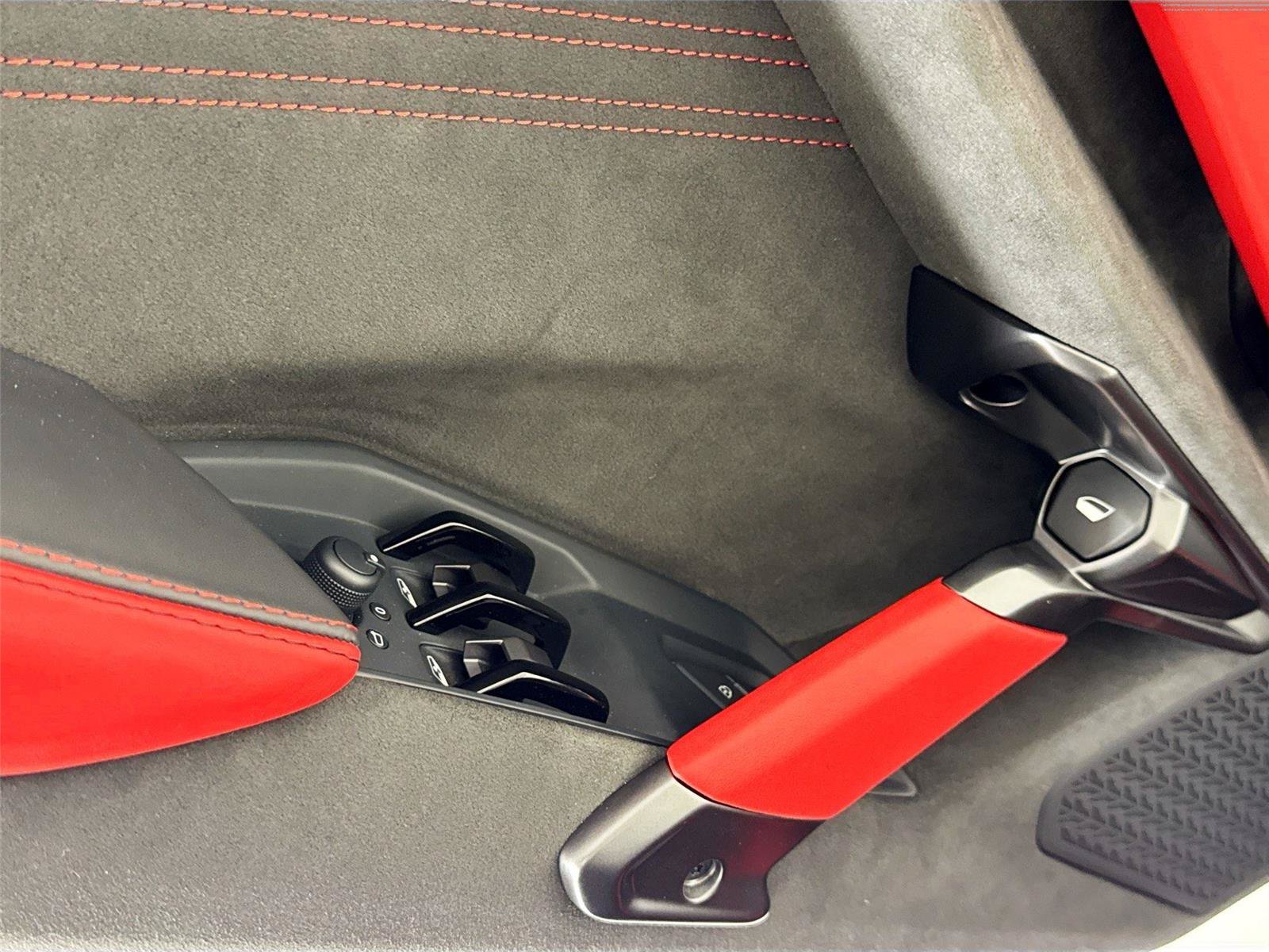 Used 2025 Lamborghini Revuelto AWD/4WD image 13